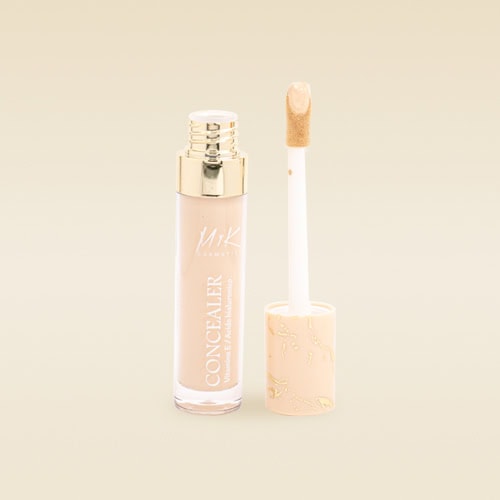 CORRECTOR CON VITAMIA E - AH / M&K COSMETICS
