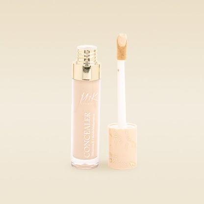 CORRECTOR CON VITAMIA E - AH / M&K COSMETICS