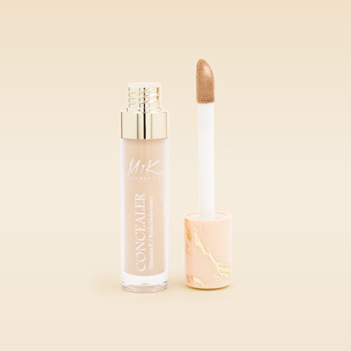 CORRECTOR CON VITAMIA E - AH / M&K COSMETICS