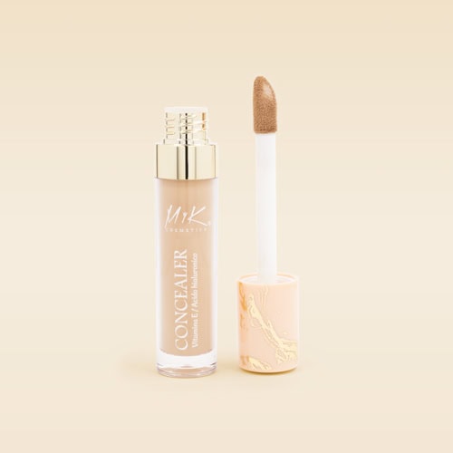CORRECTOR CON VITAMIA E - AH / M&K COSMETICS